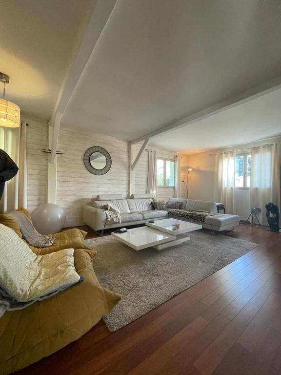 Maison familiale en bois avec piscine, proche du bassin - 2