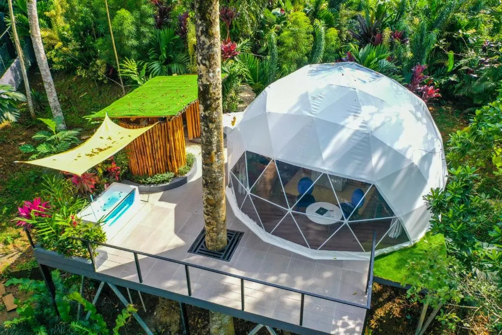 Palo Alto Glamping Hotel, hotel in Quesada