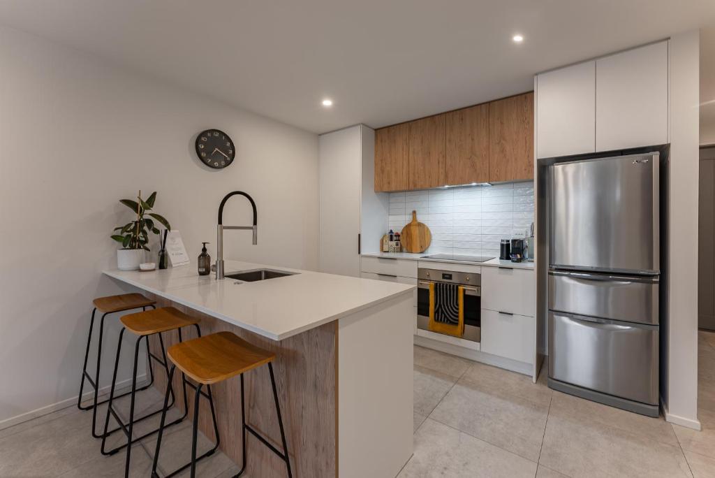 Urban Nest - Entire Townhouse and Free Parking, Christchurch