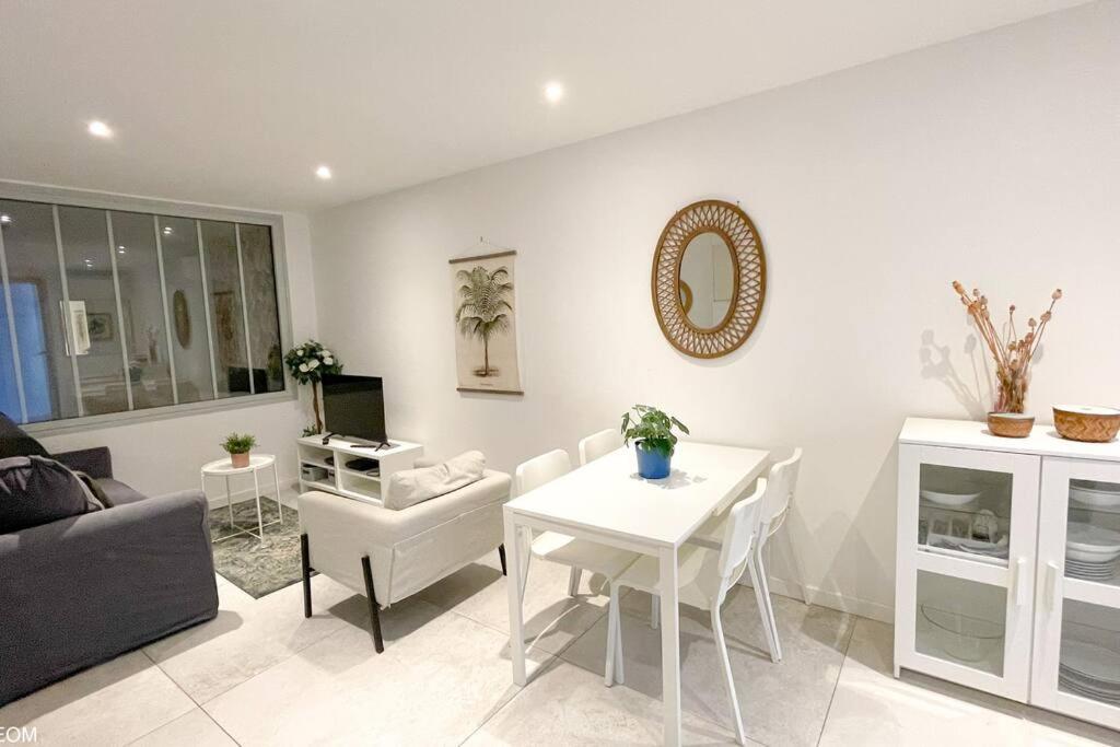 Apt T2 neuf, terrasse, centre ville, 8min Comédie - 5