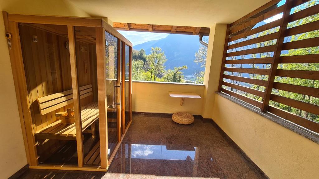 Casa Vignolet : la finestra su Pont-Saint-Martin - 1