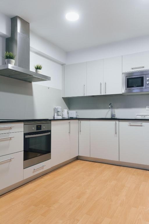 Amplio apartamento reformado con garaje en Amara, Donostia-San Sebastián - Isabel II - 4