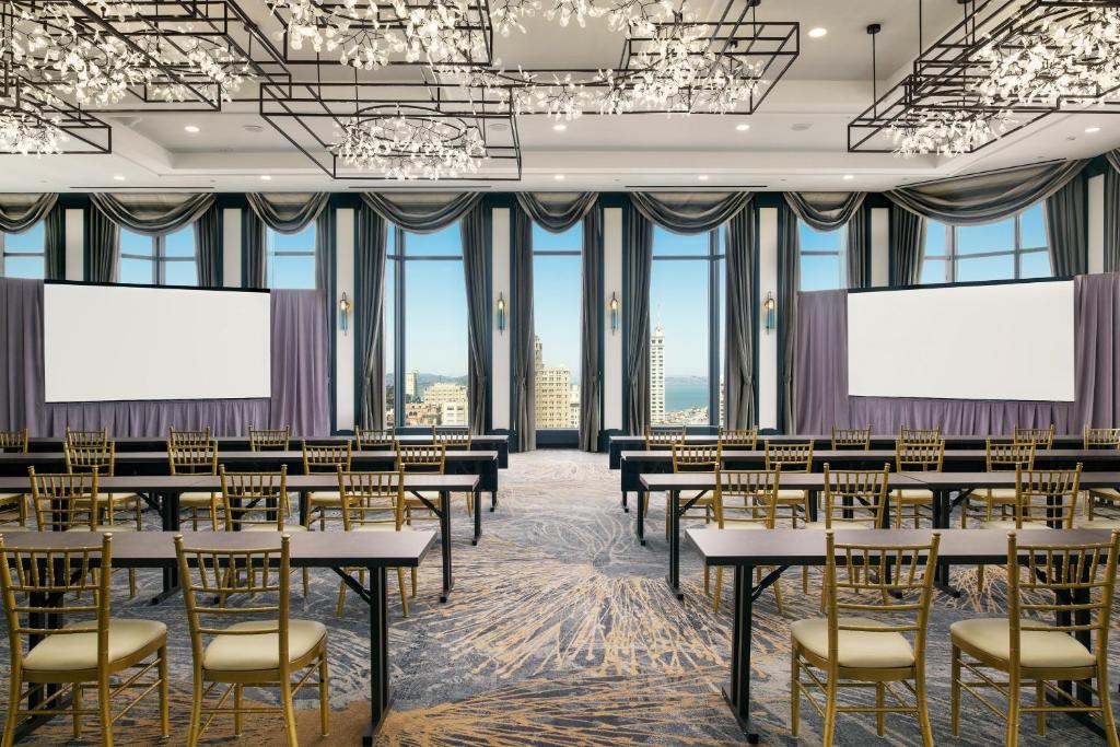 Tárgyalóterem/bálterem