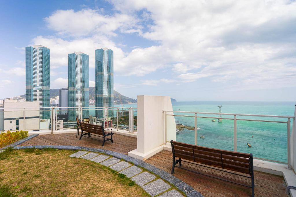 Balcony/terrace, [Agoda Pick] Grab The Ocean Songdo in Busan