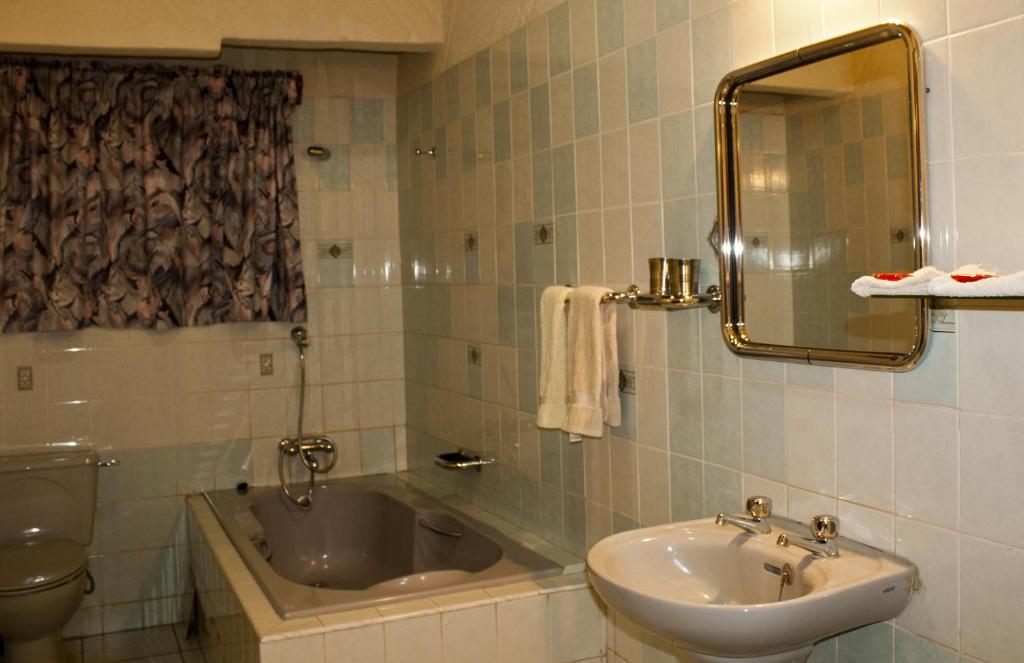 Four Villages Inn photo