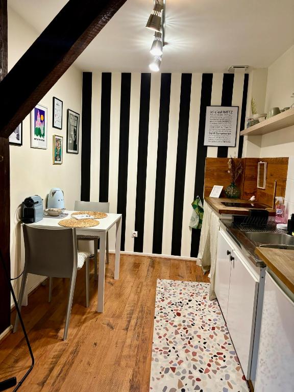 Fleure de Ly / Superb studio flat in Old Town - 5
