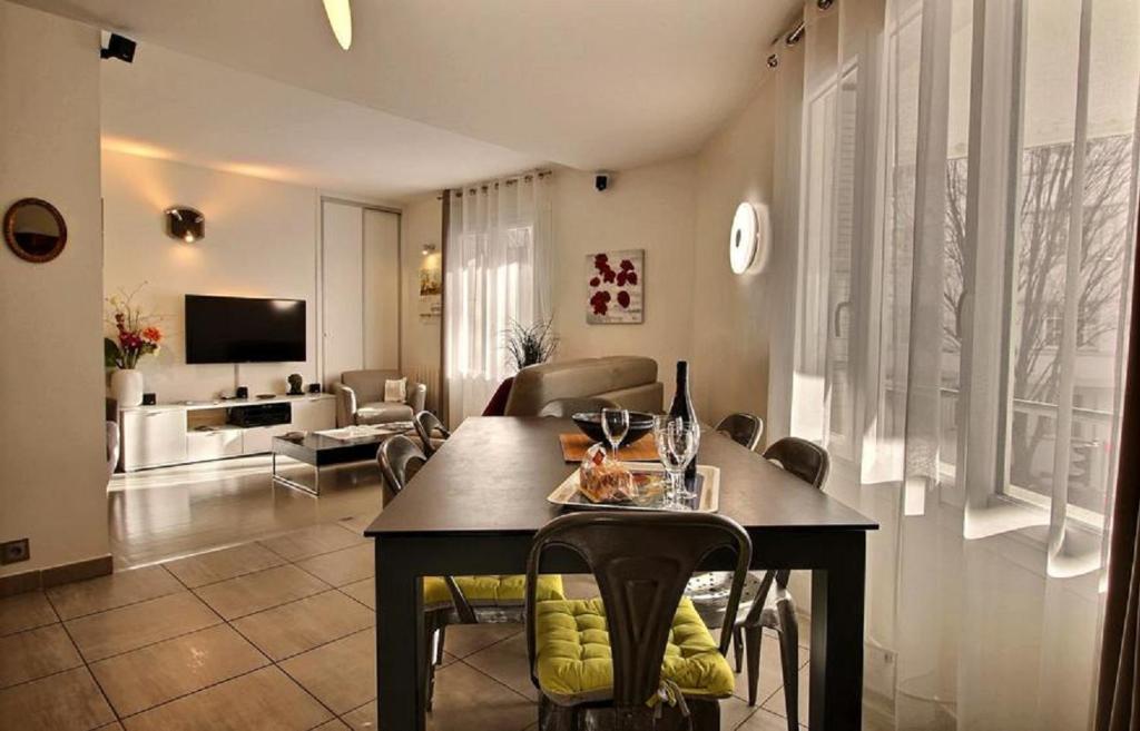 Lyon Superbe Appartement Parc Tête d'Or 95 M2 Clim Parking - 4