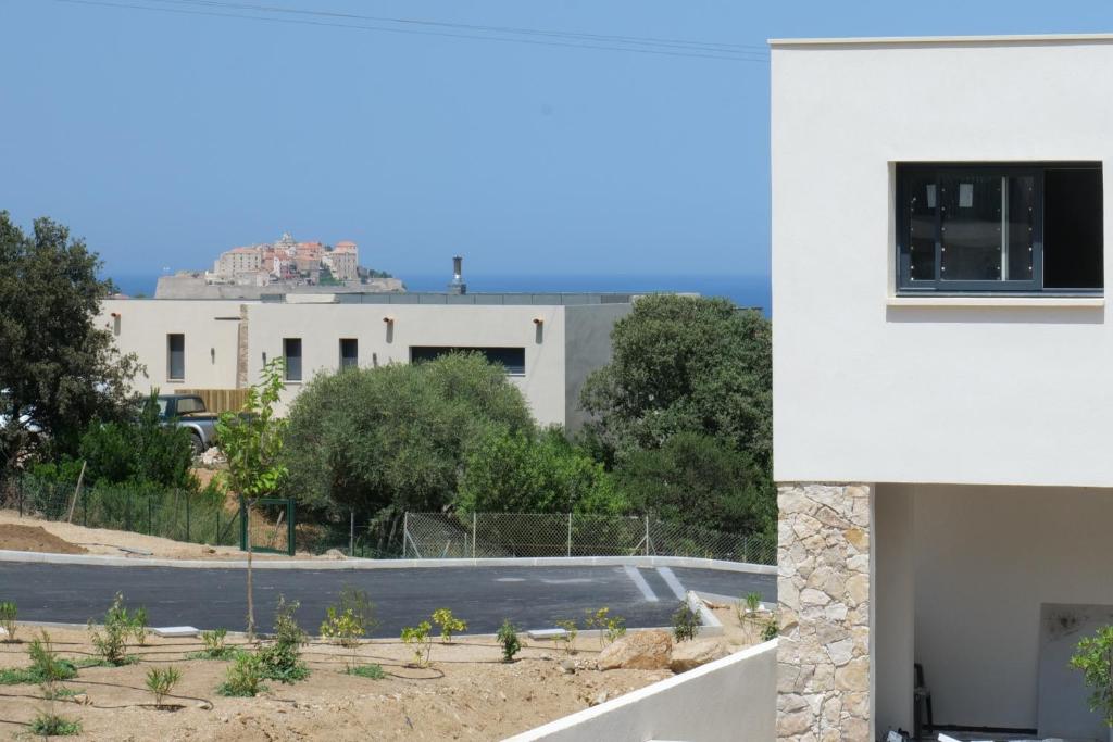 T3 pour 6 dans résidence neuve avec piscine - 3