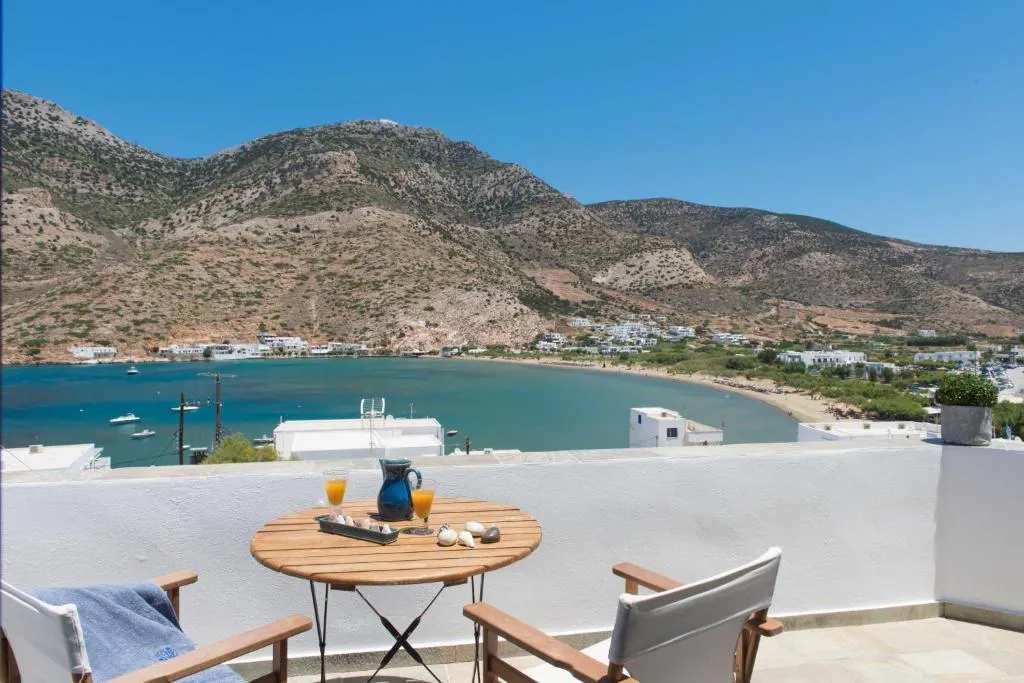 Sifnos House - Rooms and SPA, hotel in Kamarai