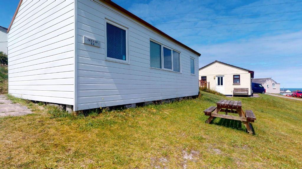 E04 Fresno, Riviere Towans, Hayle