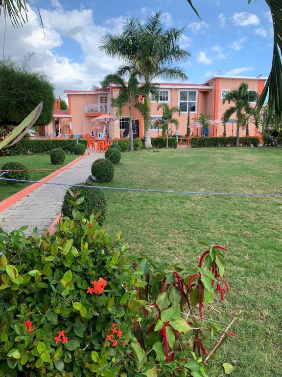 flaminghouseandhotel cayes