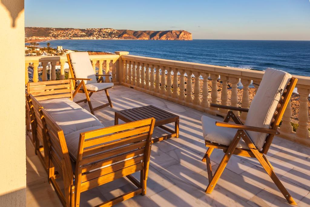 Mar-Beach front apartment in Jávea, Jávea