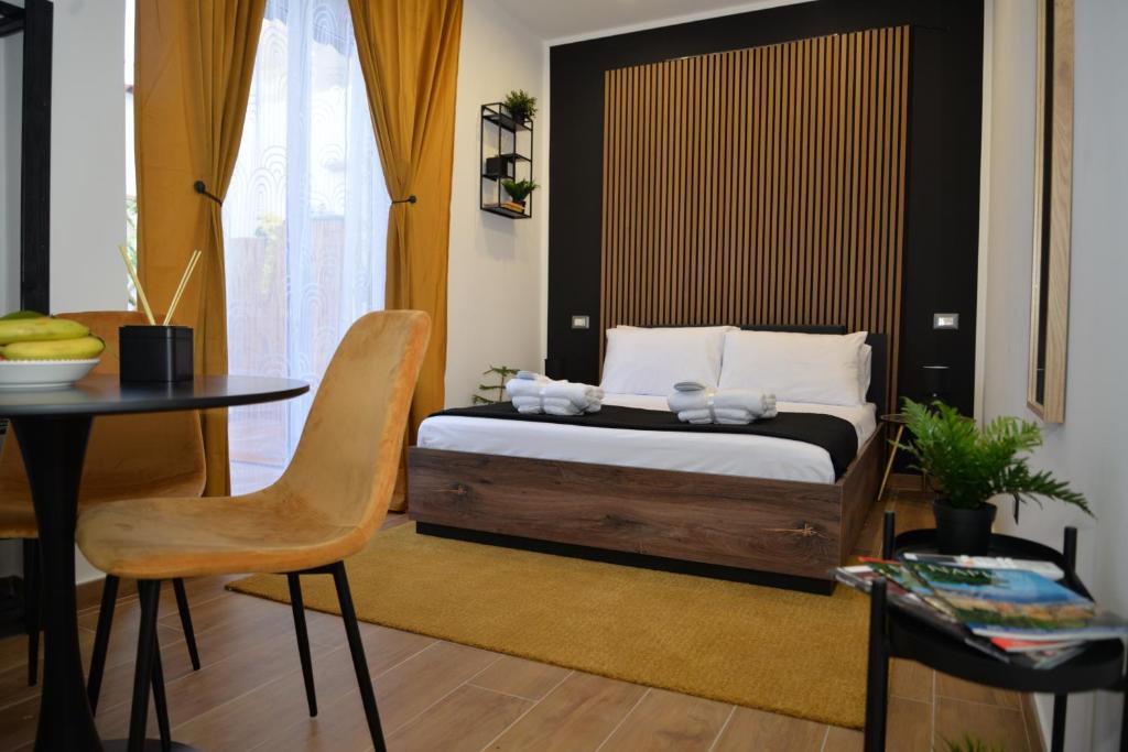 BlackWoody Contemporary Rooms - Napoli Centro Storico - 1