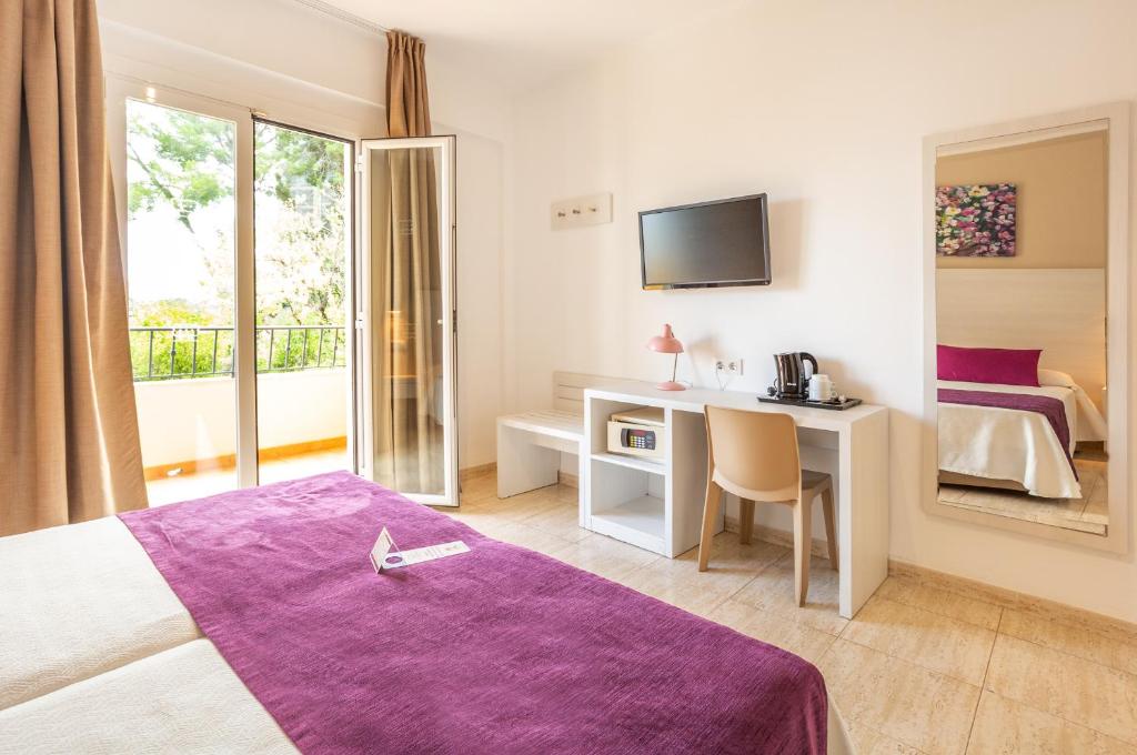 FLOR los Almendros Hotel — Hotel rooms in Peguera, Balearic Islands