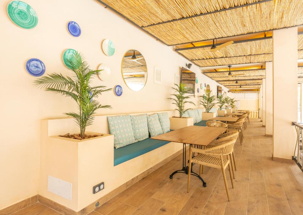 FLOR los Almendros Hotel — Restaurant & bars in Peguera, Balearic Islands
