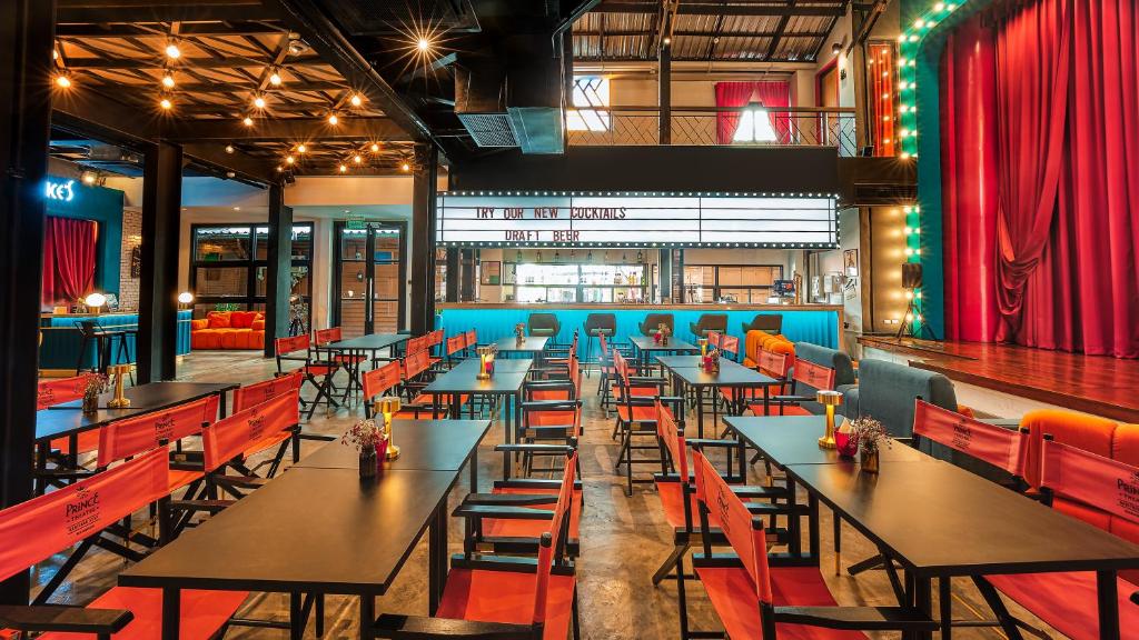 Prince Theatre Heritage Stay Hostel – Silom