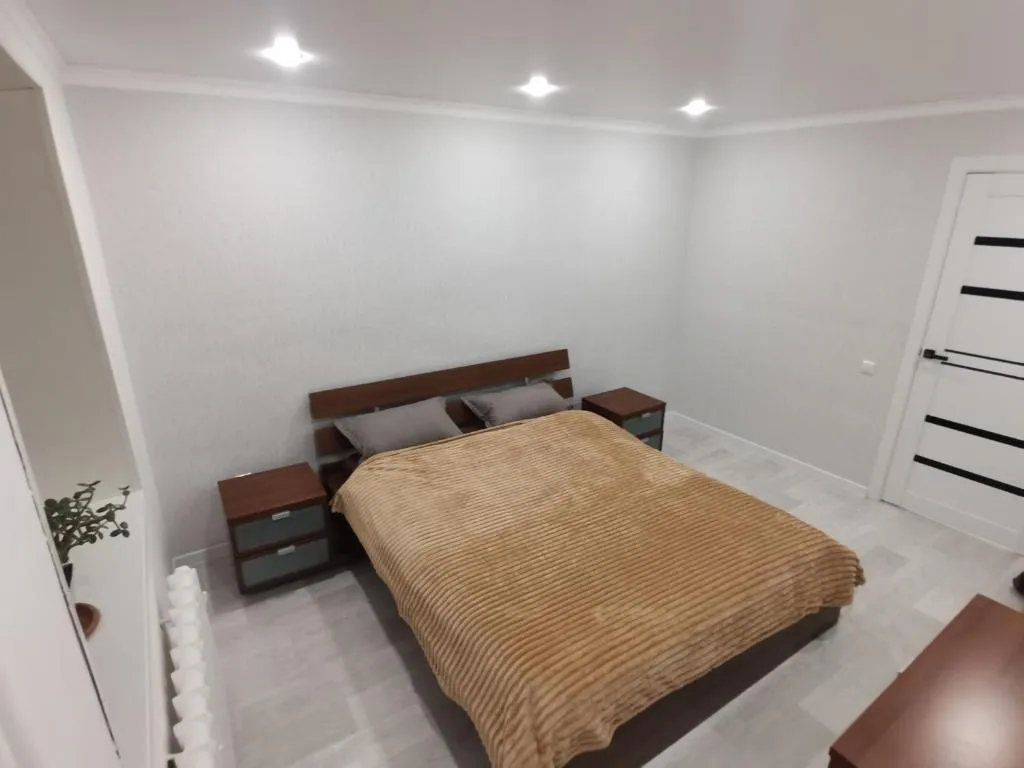 Уютные 2х комнатные апартаменты на юбилейной, hotel in Uralsk