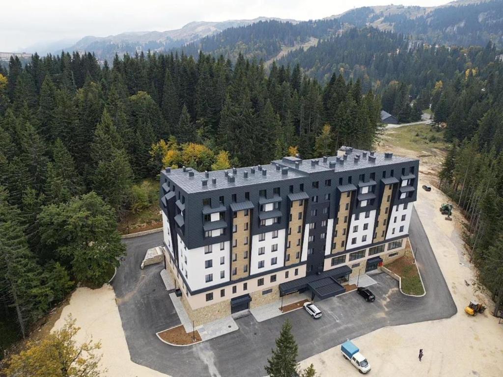 Jahorina Zlatni Javor 206 - 3