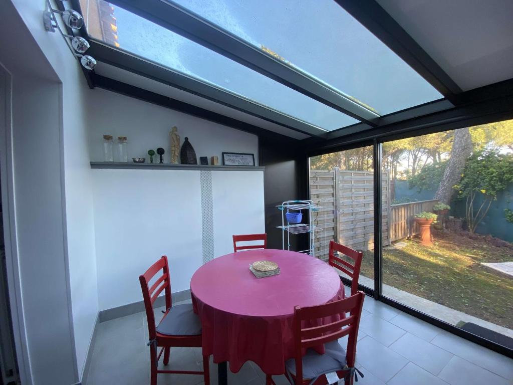 Villa mitoyenne au calme avec parking et piscine commune - FR-1-607-126 - 5
