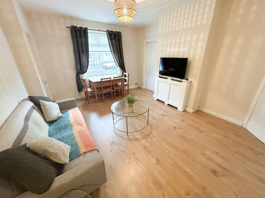 Barrie Brae, Ardrossan