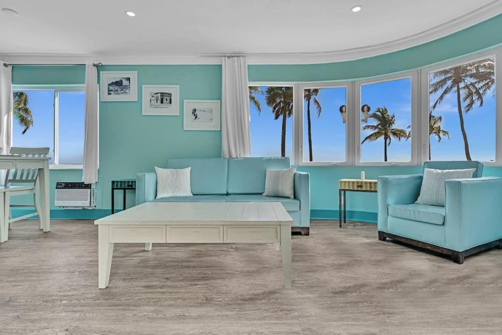 Panoramic beachfront Suite, Hollywood