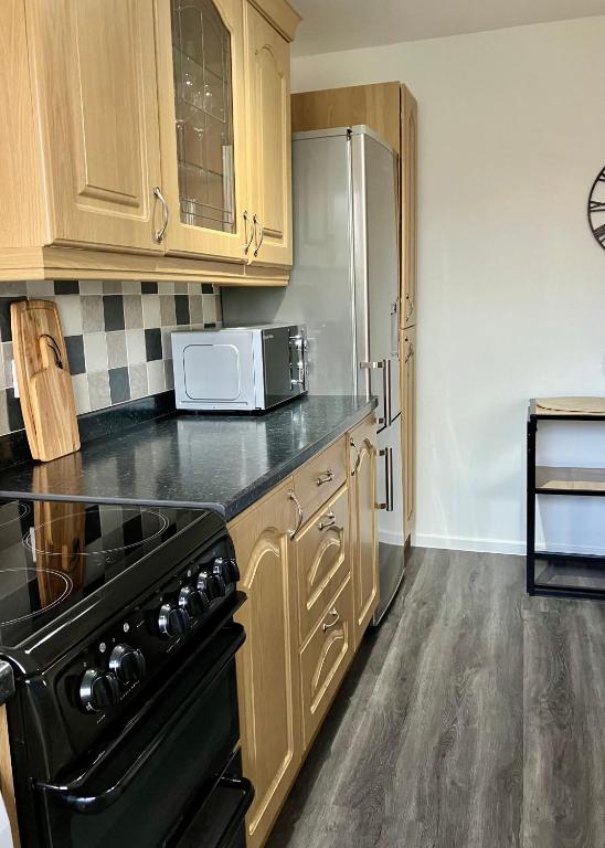 Central & Cosy, Home from Home with Large Garden & Free Parking, Bournemouth photo 4