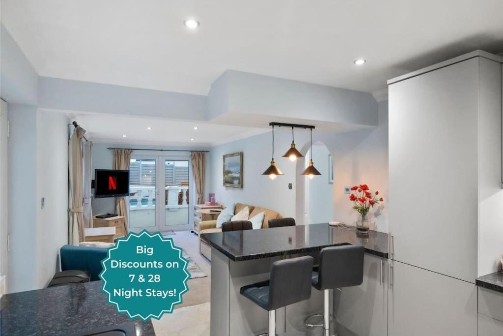 Miramont - Poolside Apartment, Guernsey