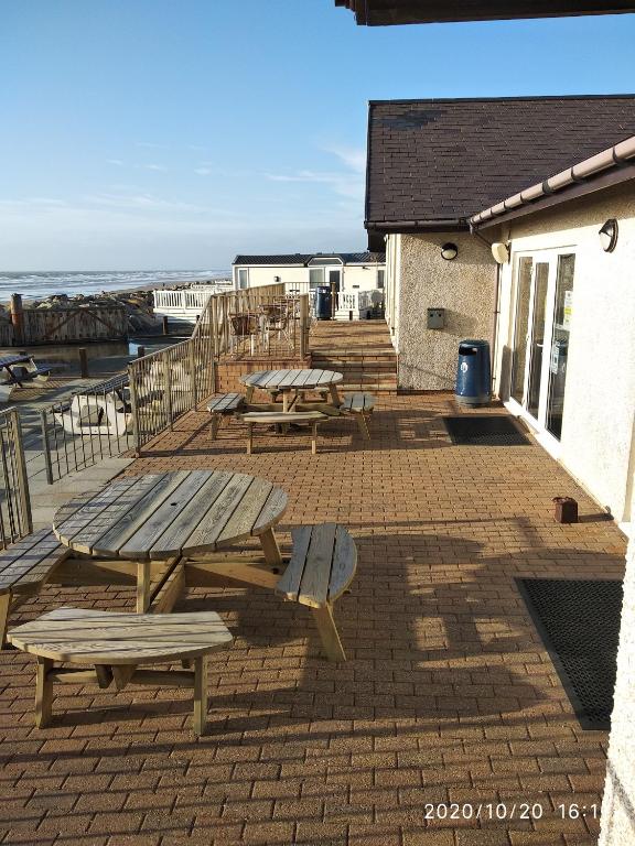 M&C Caravan Hire, Sunnysands photo 6