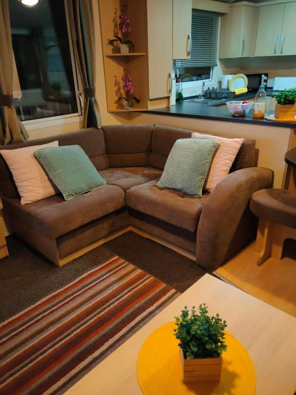M&C Caravan Hire, Sunnysands photo 5