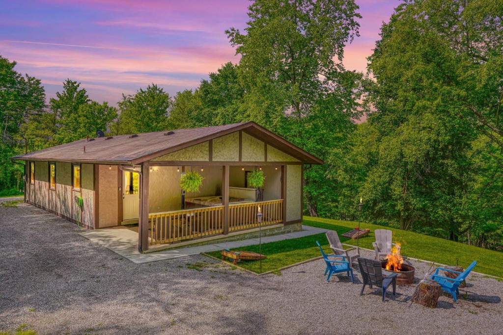 Hideaway Pines, Logan