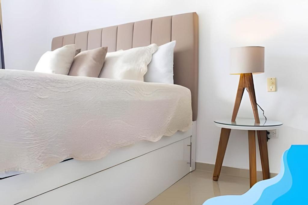 Minimalist Studio with Pool and FREE Scooter - 4