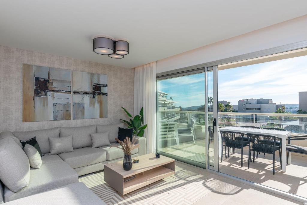Serenity in Style: Luxury La Cala Golf Getaway - 2