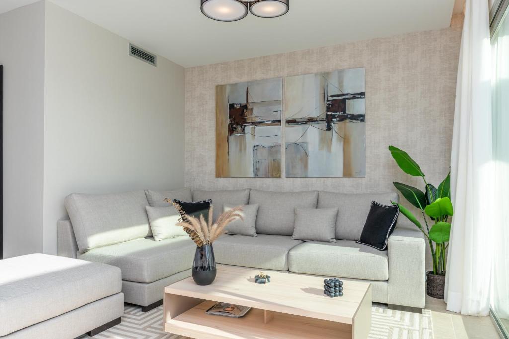 Serenity in Style: Luxury La Cala Golf Getaway - 4