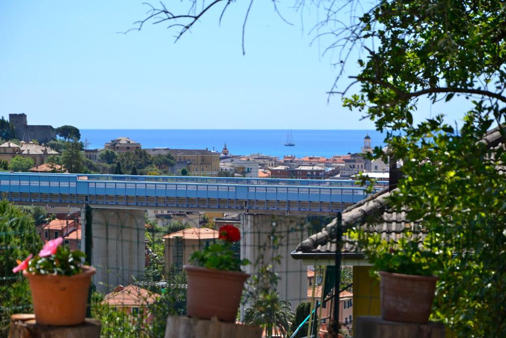 Villa tranquilla immersa nel verde a 2 Km dal mare - 1