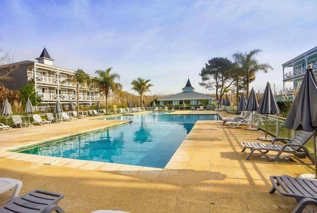 Howard Johnson Hotel & Convention Center Madariaga - Carilo - 4