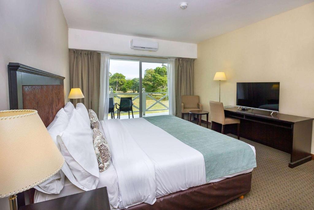 Howard Johnson Hotel & Convention Center Madariaga - Carilo - 5