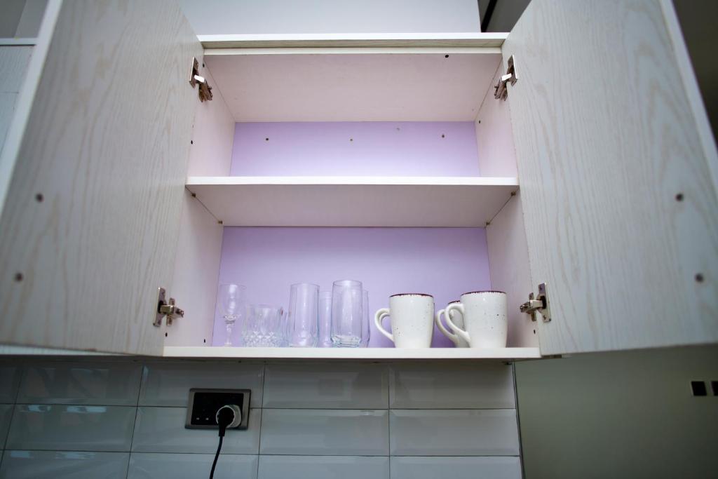 ATA Lux Apartments, Kira