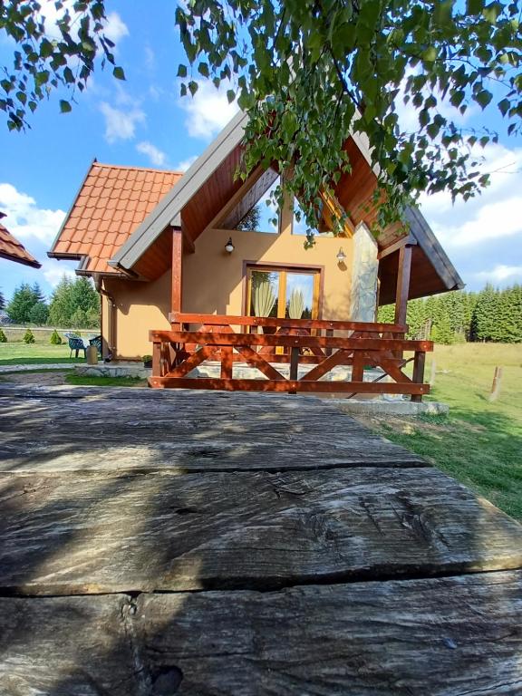 Mountain House Tadić 2 - 2