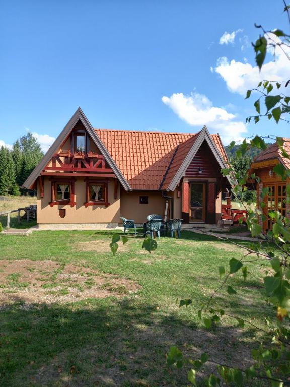 Mountain House Tadić 2 - 4