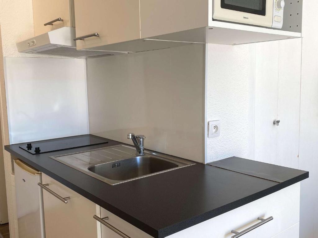 Studio rénové climatisé avec balcon, parking et wifi à Balaruc-les-Bains - FR-1-553-66 - 2