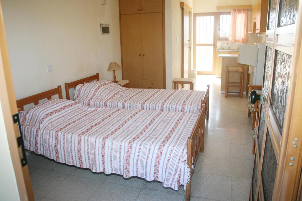 Niki Court Holiday Apartments photo