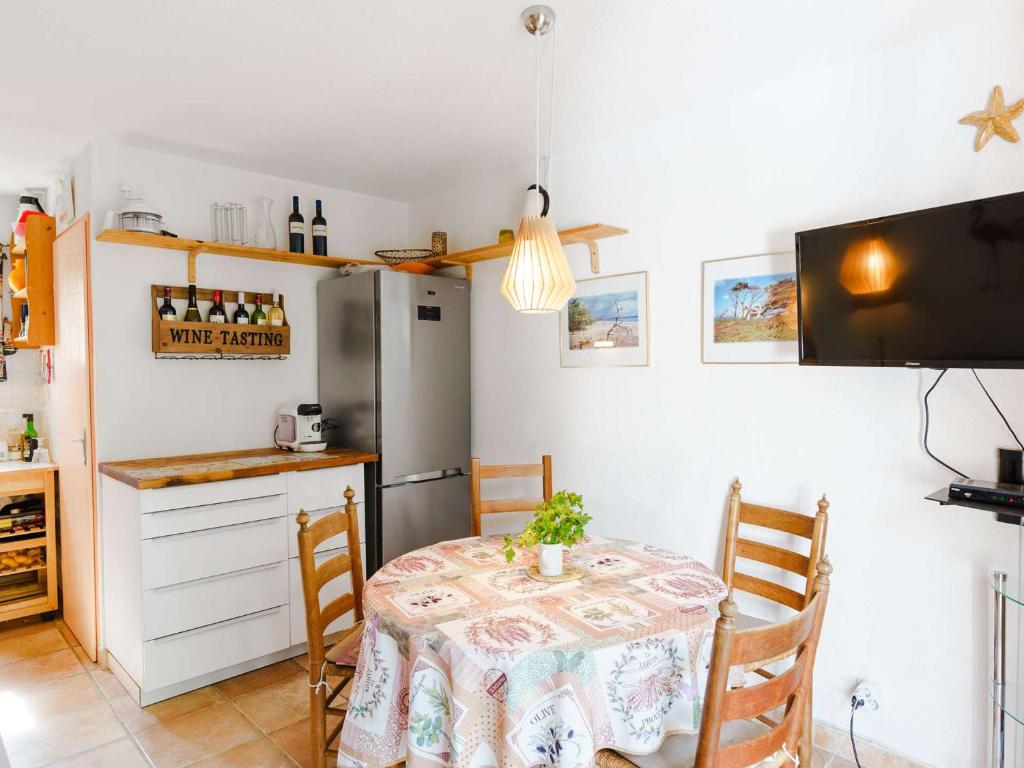 Pavillon 3 pièces avec Terrasse à Gruissan - 4 Couchages, Animaux Admis, Parking Privé - FR-1-409-31 - 3