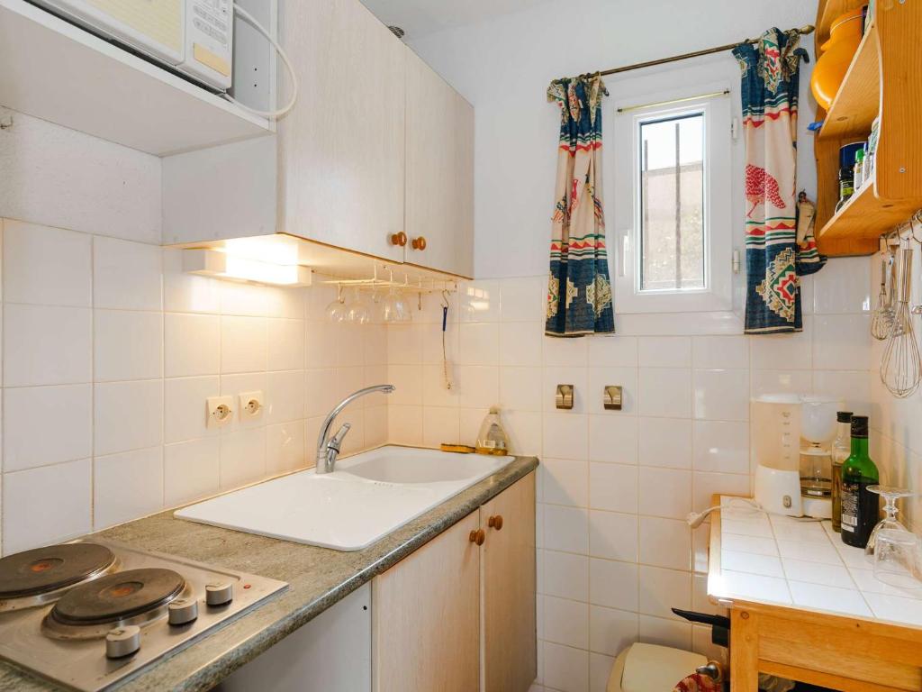 Pavillon 3 pièces avec Terrasse à Gruissan - 4 Couchages, Animaux Admis, Parking Privé - FR-1-409-31 - 5
