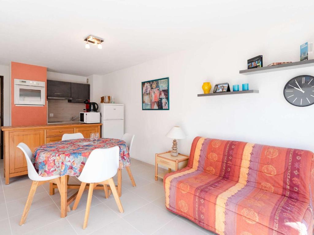 Appartement T2 climatisé avec balcon, parking privé, 4 couchages, centre Narbonne-Plage, proche mer - FR-1-409-65 - 3