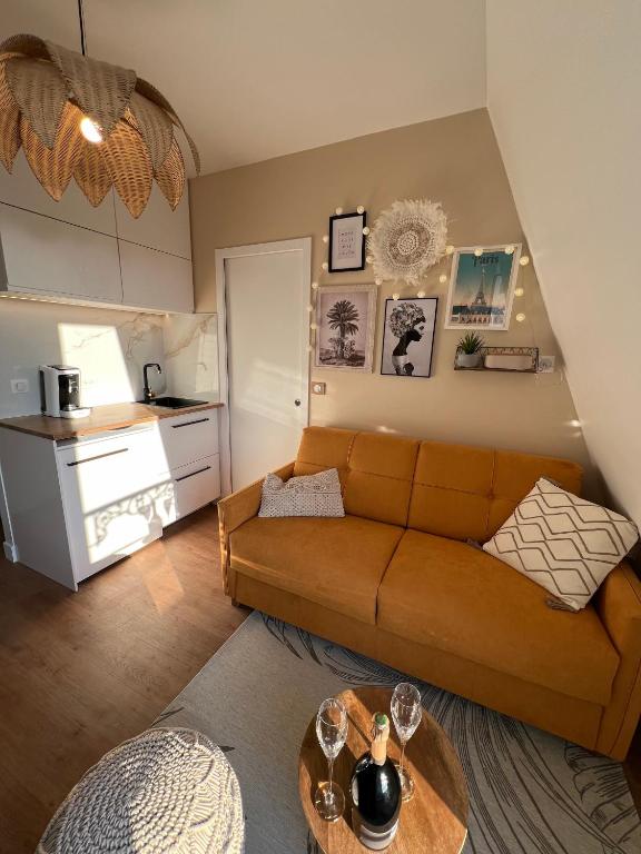 Rooms with fabulous view on Paris roofs - 3