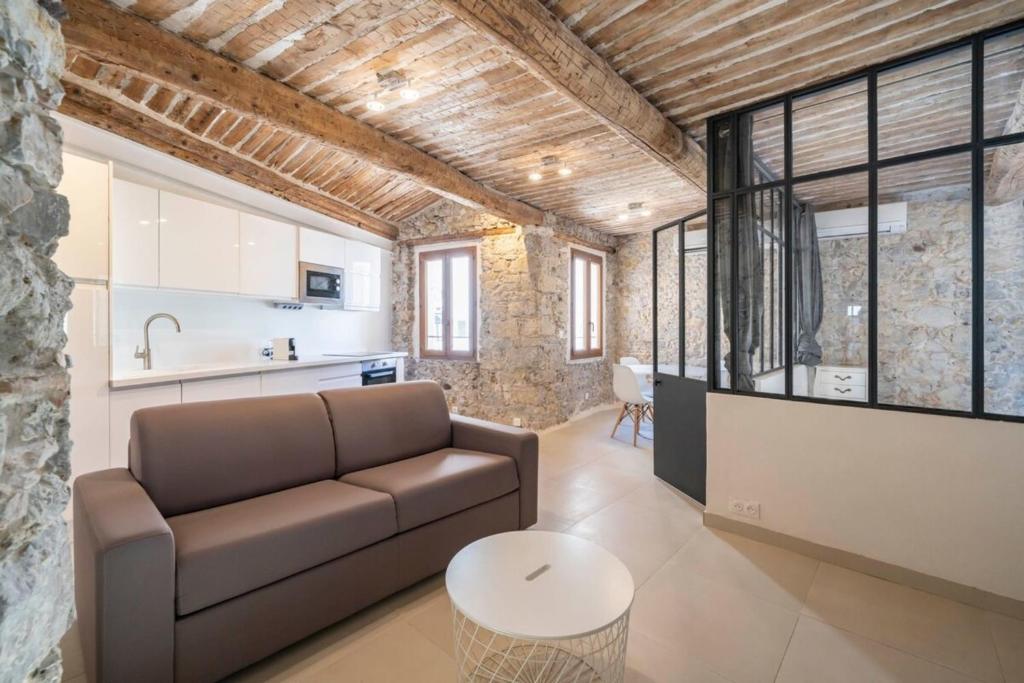 Brand new one bedroom heart of Cannes - 1