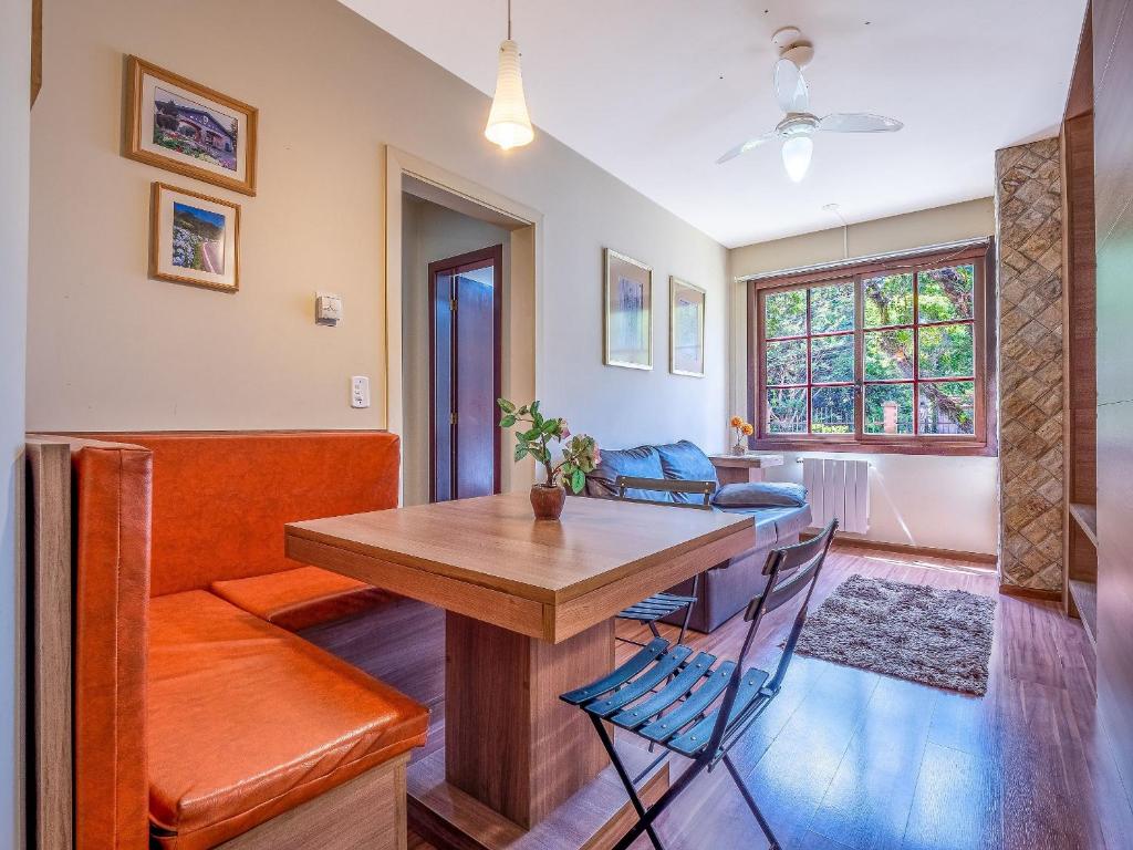 Rosenfeld 102 - Apto Gramado, próximo lago Negro, Gramado