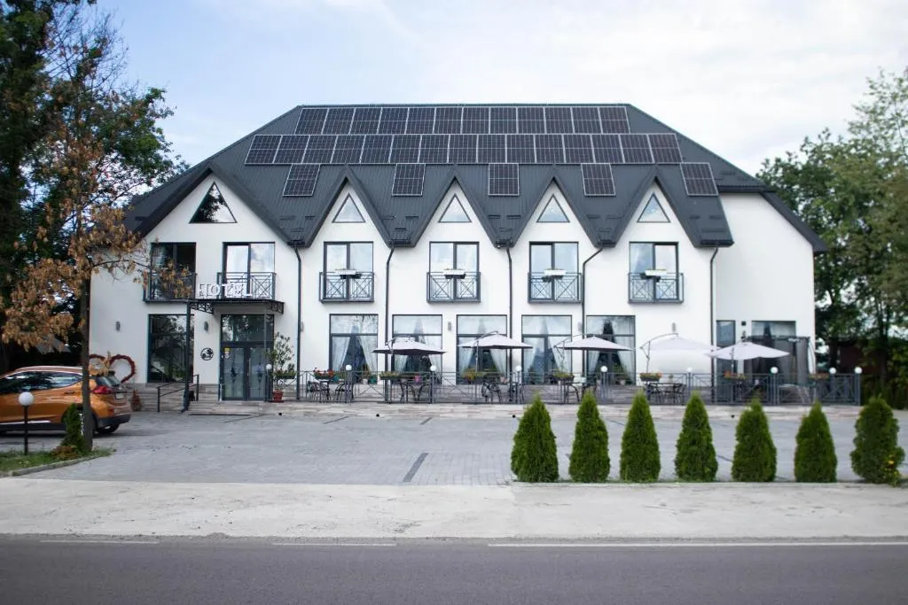 Готельно-ресторанний комплекс Фамілія, Hotel in Bushtyno