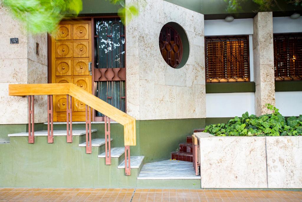 Casa Grande con estacionamiento - 2