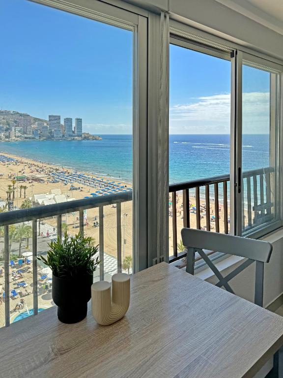 Estudio con sofá cama directamente en la playa - sin dormitorio, Benidorm
